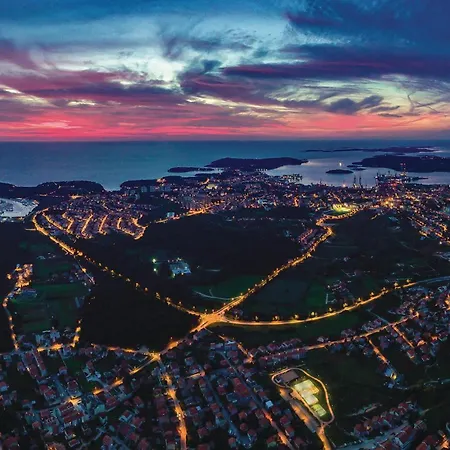 Stunning In With Wifi Apartamento Šišan