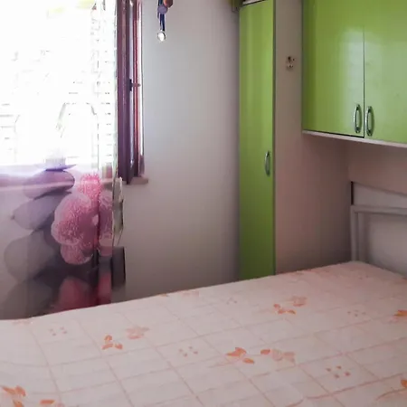 2 Bedroom Amazing Apartment In Sisan *