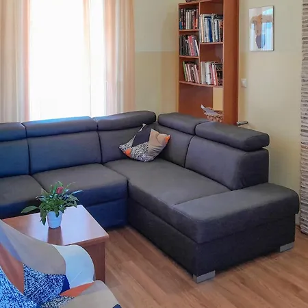 2 Bedroom Amazing Apartment In Sisan Lägenhet Šišan